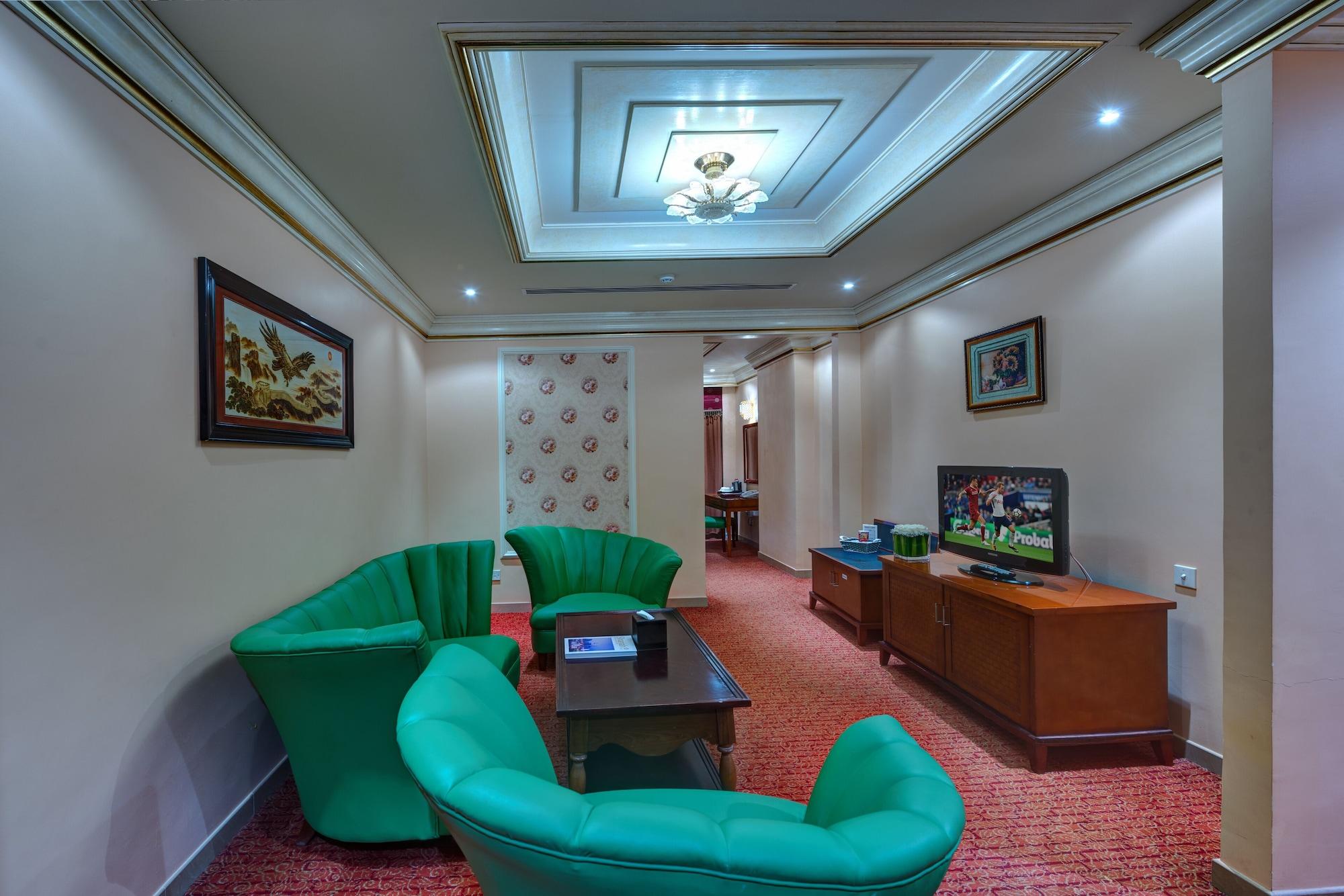 Sahara Beach Resort & Spa Sharjah Exterior foto A suite at the hotel
