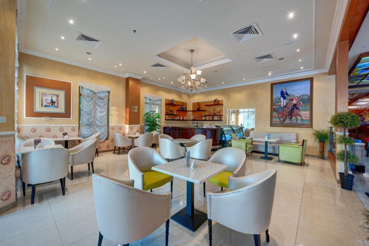 Sahara Beach Resort & Spa Sharjah Exterior foto The lounge at the airport