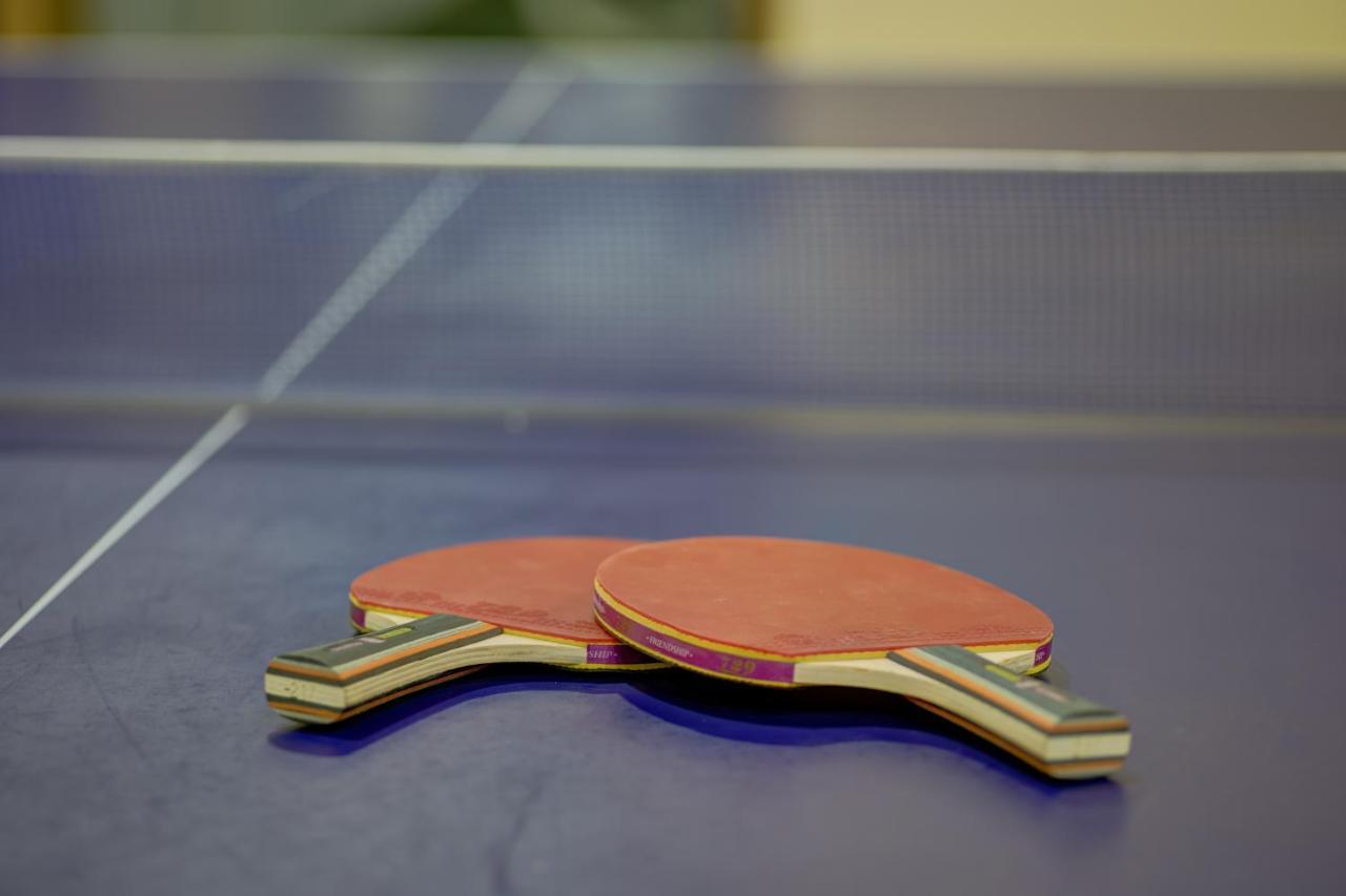 Sahara Beach Resort & Spa Sharjah Exterior foto Table tennis bats